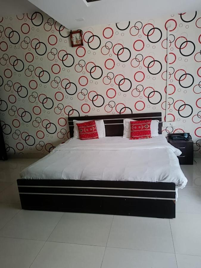 Hotel Mahati إندور المظهر الخارجي الصورة